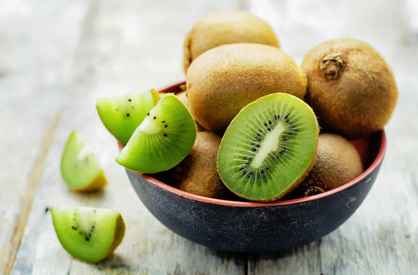Kiwi là một trong những loại thực phẩm giúp ngủ ngon - Ăn gì cho dễ ngủ