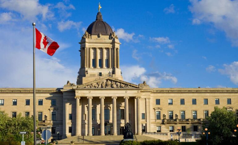 LMIA Canada là gì và ai cần quan tâm?