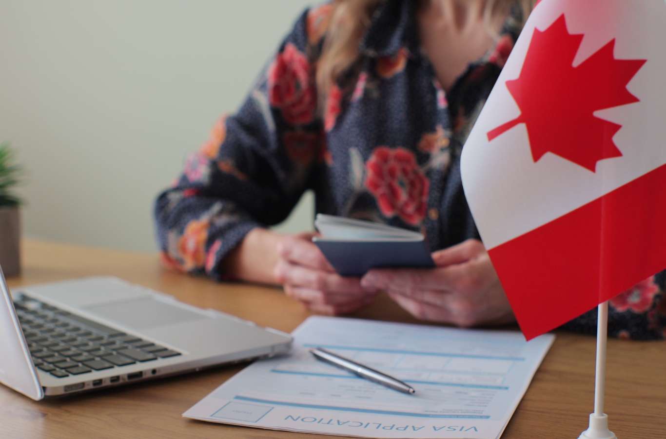 Có thể chuyển từ visa du học sang thường trú nhân thông qua các chương trình của IRCC không?